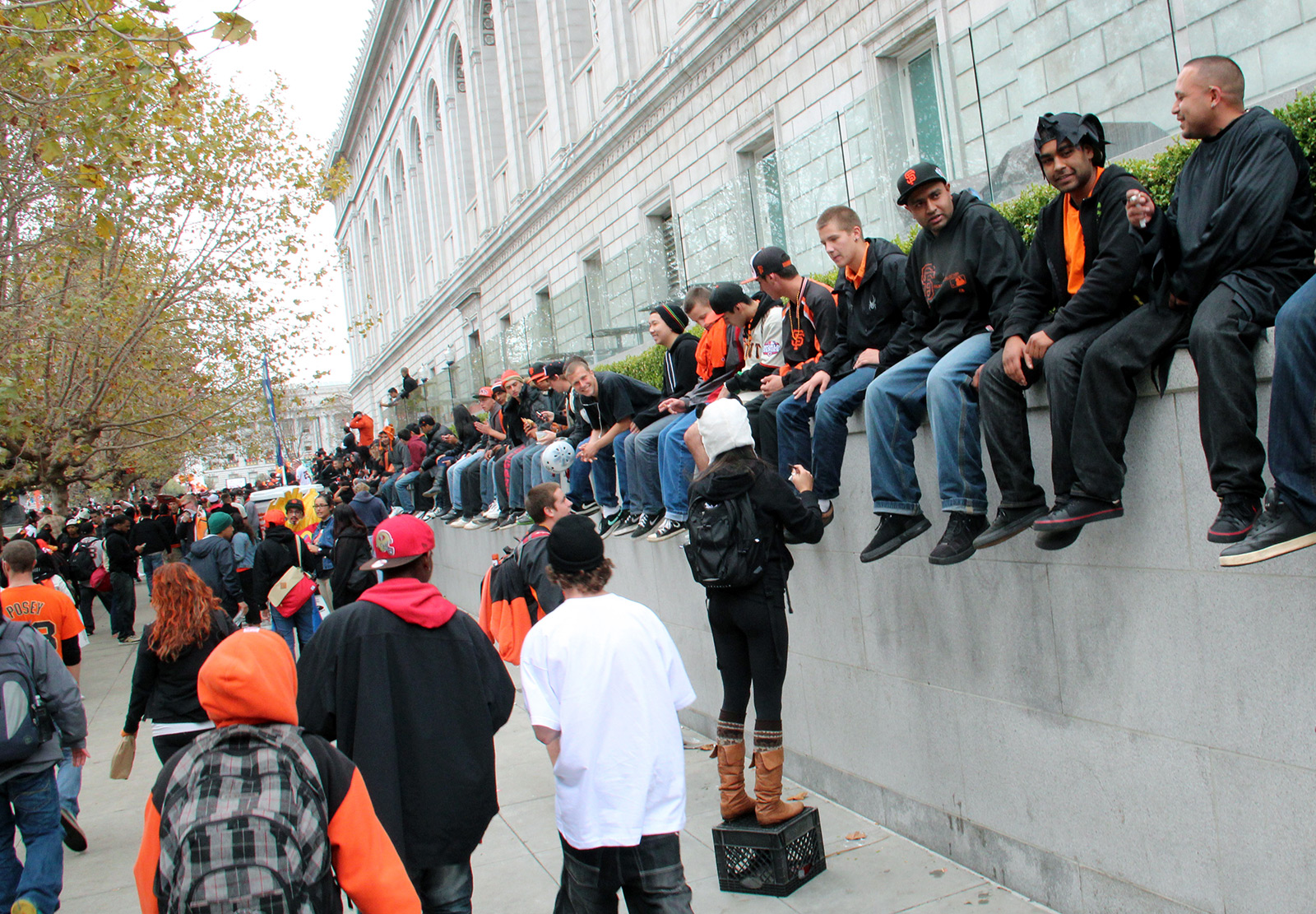 Fans take to San Francisco streets to celebrate Giants' Series