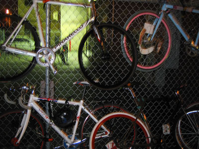 img_2258small1 Bike fence-hang