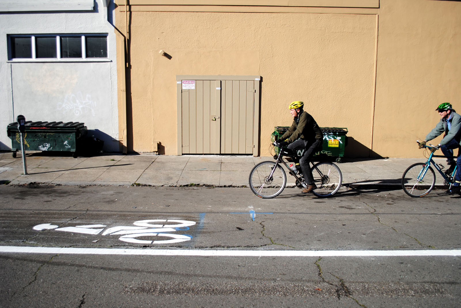 New bike lanes installed in downtown area Oakland North