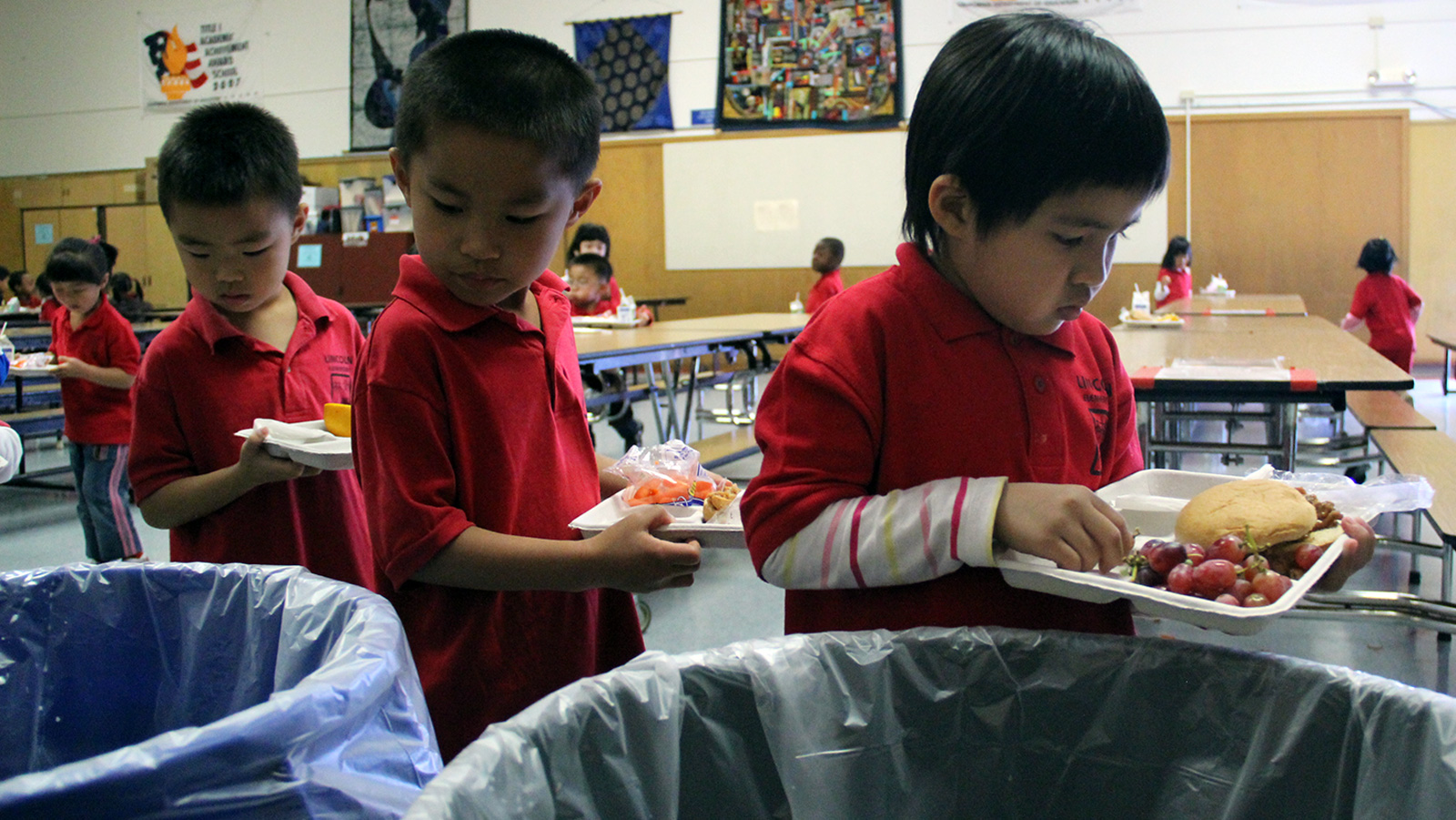 Oakland students learn composting in cafeterias Oakland North