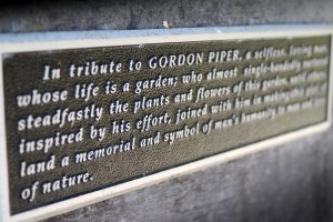 Gordon Piper tribute plaque