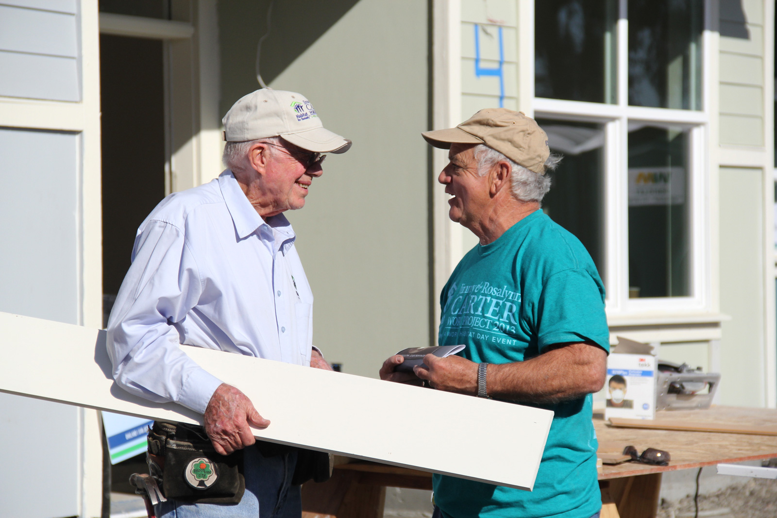 Former President Jimmy Carter visits East Oakland Habitat for Humanity ...