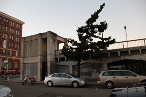 Image of the parking garage.