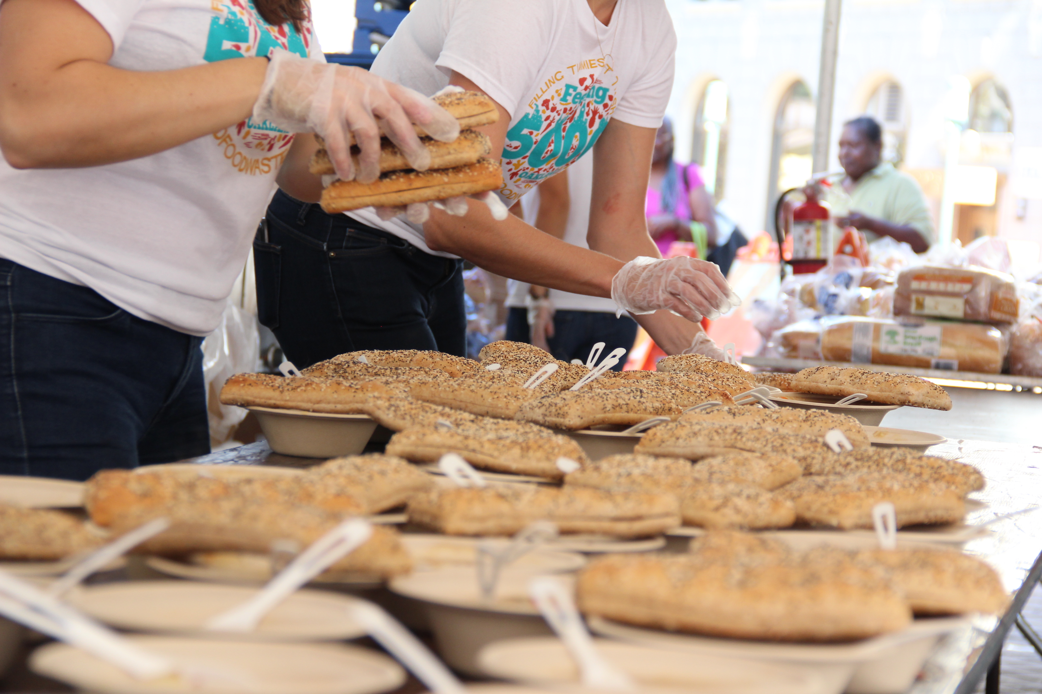 "Feeding the 5,000" serves free smoothies and soup, satisfies thousands