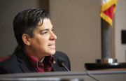Vice-Mayor Rebecca Kaplan speaks in support of the approval of "Oakland's Housing Equity Roadmap." Photo by Lucas Waldron.