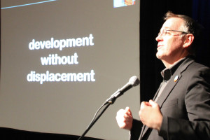 Victor B. Dover of Dover, Kohl & Partners called I-980 a "great gash" cutting off West Oakland from Downtown.
