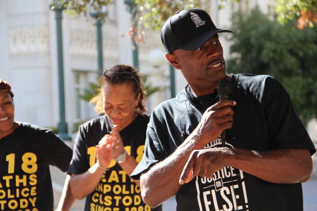 Cephus Johnson speaks at the Mobile Justice rally in Oakland, October 2015.