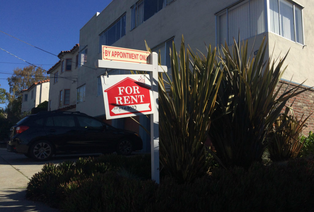 Apartments for rent near Lake Merritt in Oakland. Photo by Lauren Hepler.