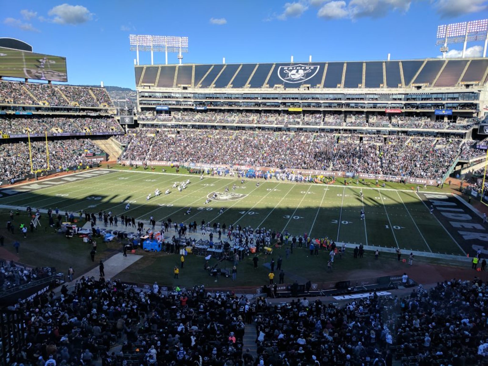 Raiders play final home game in Oakland; next home game will be in Las  Vegas