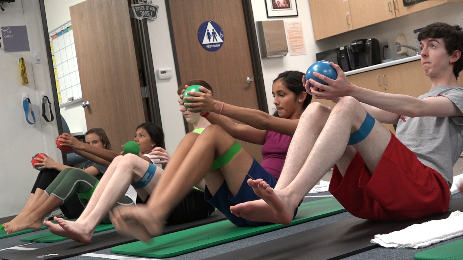 pornstar-athletic-teens-video-sharing-couch-teens