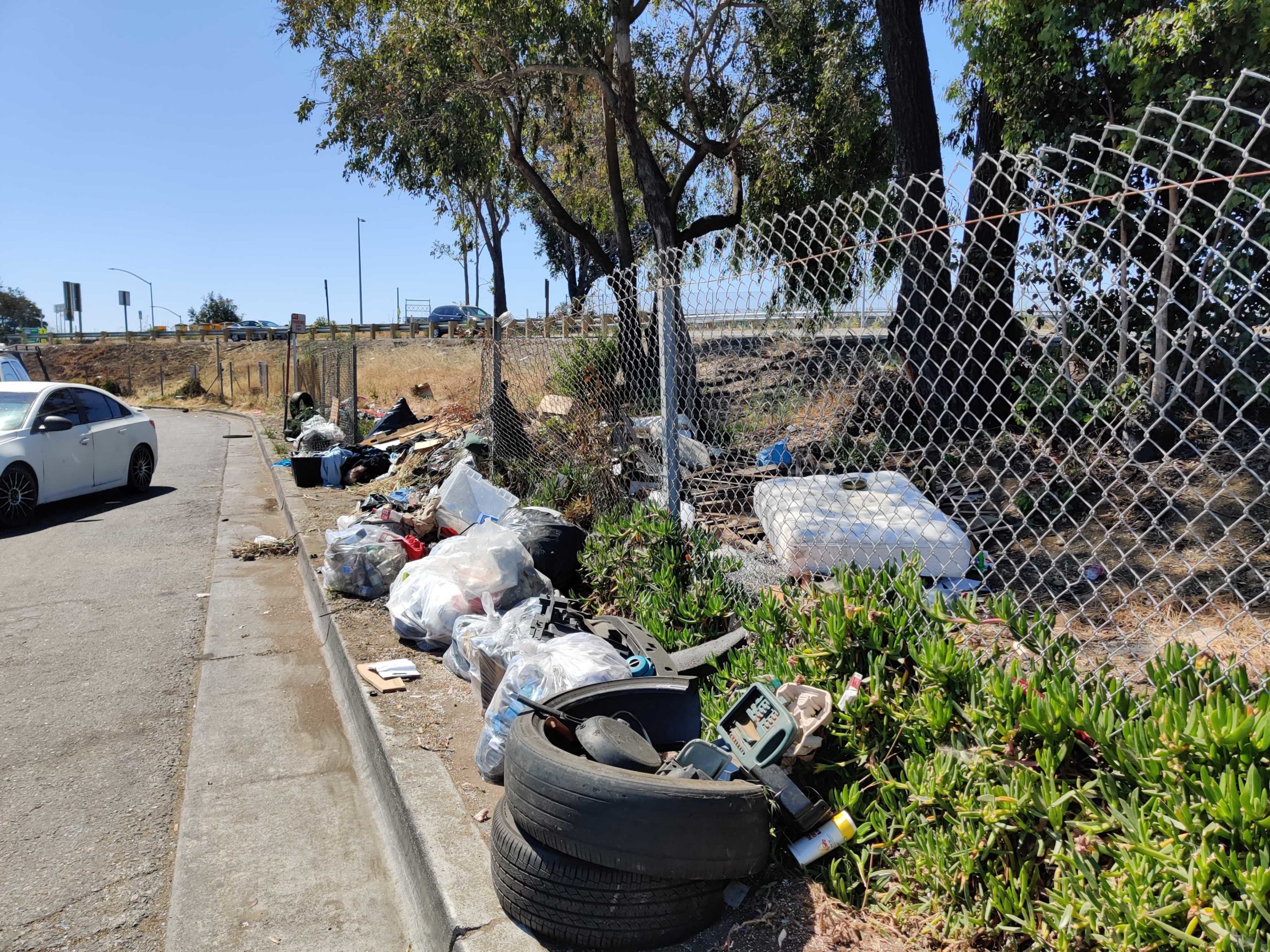 More than 60 fancy trash cans stolen in Oakland – East Bay Times