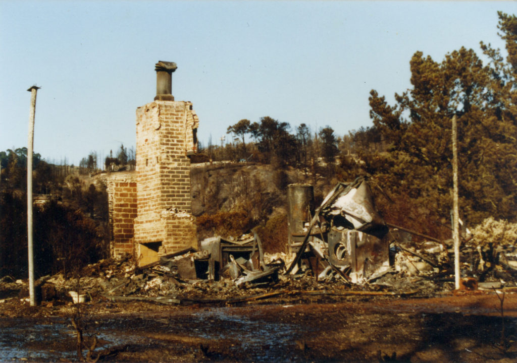 Oakland fire 30 years